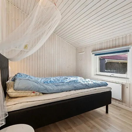 Ferienhaus Cozy Near And Town Hasmark